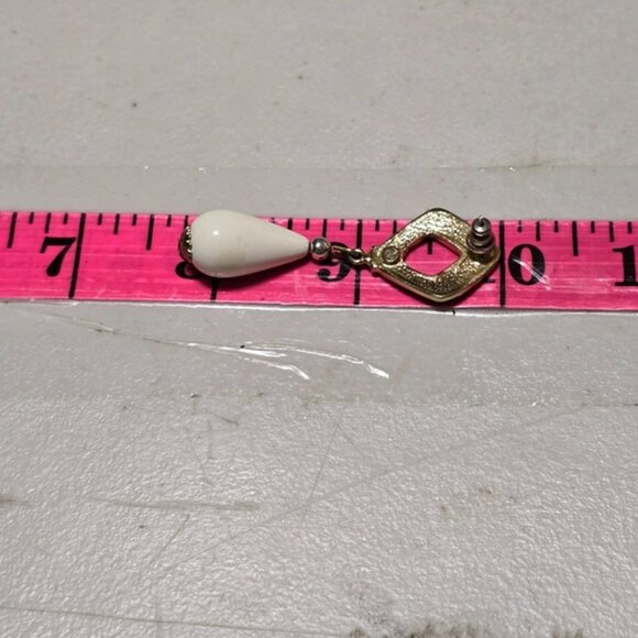 VTG 60s Gold Tone &Black Enamel White Tear Drops Earrings 14 - Picture 3 of 3